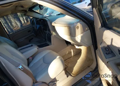 2004 Chevrolet Suburban 1500 Z71 from USA, damaged, VIN 3GNFK16Z74G213889